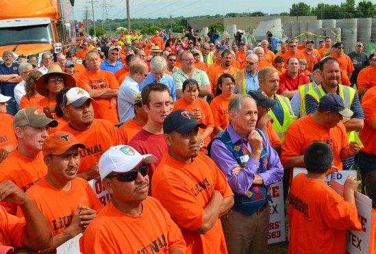 The rally drew more than 200 people to the picket line outside Cretex's Shakopee plant.
