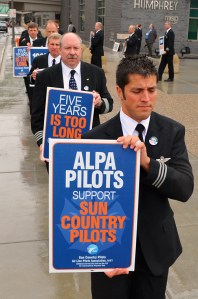ALPA members stage informational picketing outside Terminal 2 at MSP.