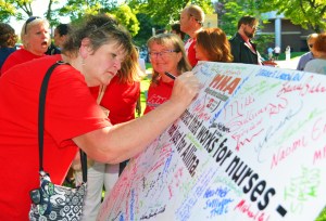 Nurses and supporters signed onto an appeal for Allina to reach an agreement that works for both sides, but security at Allina's corporate headquarters refused to allow delivery.